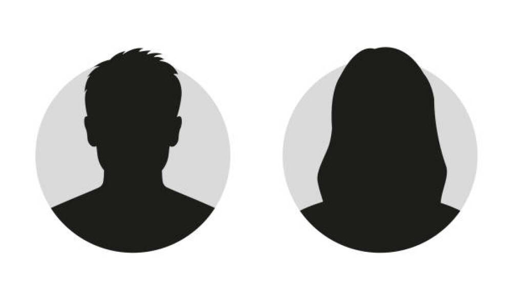 Senior colleague refuses to be photographed - what to do