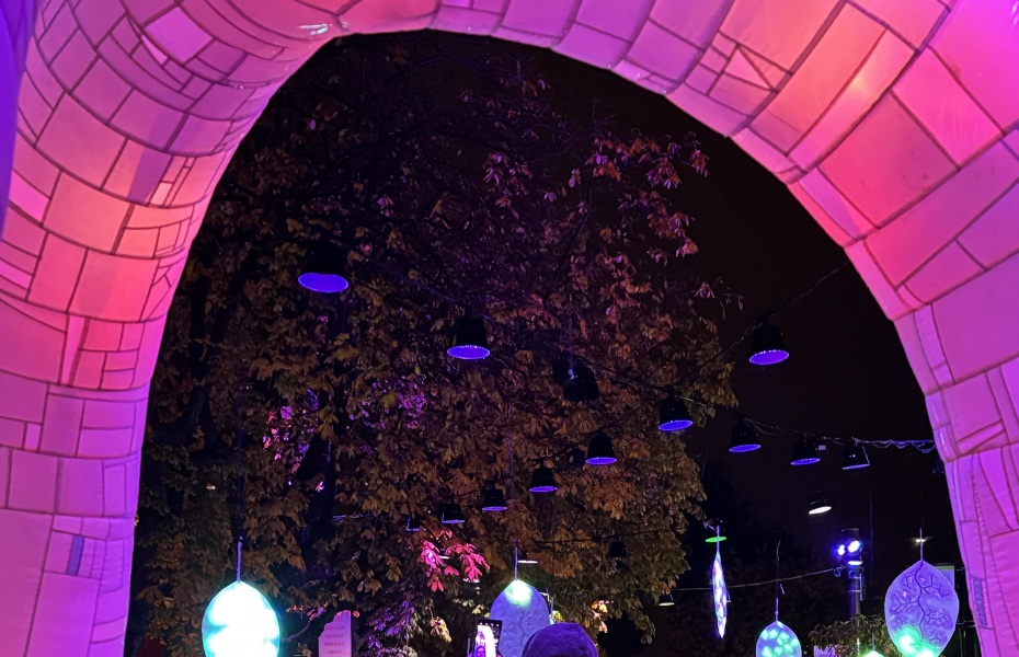 Come and tell me your dull and unexciting news 31: Calmly through the day