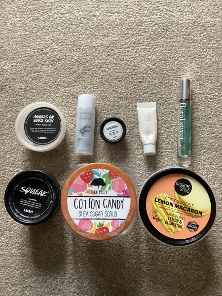 Tempted by beauty treats? Addicted to buying beauty products? Is your collection bursting with favourites? Join fellow beauty lovers in this supportive group!