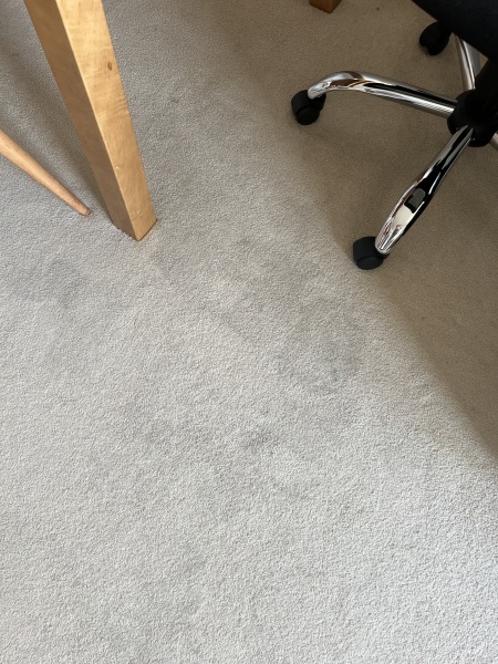 Mystery carpet stains - help!