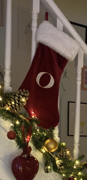 still after that dreaded b&M initial red and white stocking...I need an O please!