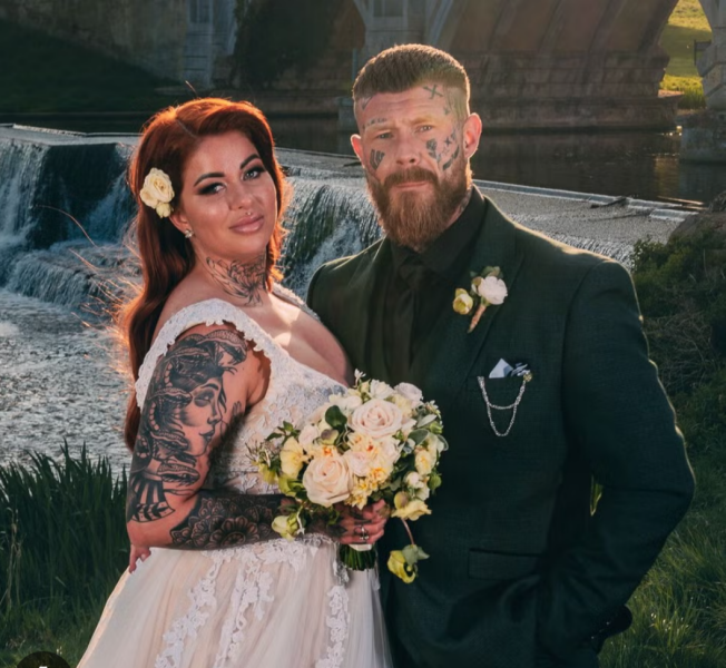 MAFS THREAD 15. Where you can't read the room because your face don't move. But a quick snog with a dog will mouldless but with a sex duck.