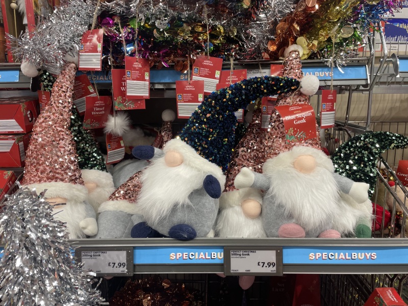 Thread 11 -   the one where I’m nostalgic for a cinnamon bum kit