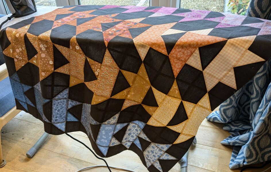 Stitch and bitch thread #10. There’s a pattern here