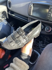 Can anyone identify these shoes?