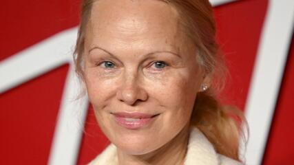 It's a shame that Hollywood results in women ruining their looks whilst the men carry on regardless (Wicked)