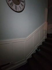 Should dado rail follow floor or ceiling?