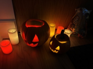 Come and tell me your dull and unexciting news 31: Calmly through the day