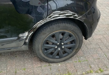 To ask folks who know about cars what to do about this scratch! Help! [+ pic]