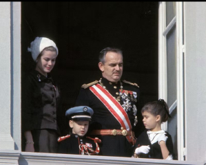 Royal Style: Welcome to the Court of the Dragon Queen!