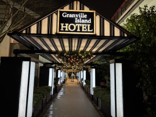 Come and tell me your dull and unexciting news 31: Calmly through the day