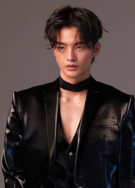 MsLatté’s Daebak Cybercafé (Kdrama addicts #47: Lee Min-Ho’s a no-show, Kim Soo-Hyun cried himself into a dry husk and a sweet mobster sausage supremo is currently charming the noonas. We continue our ongoing mission to spread Kdrama joy. 😘