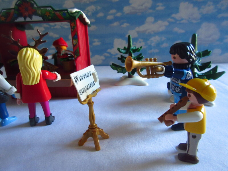 It's advent for the Playmobil people in our house...