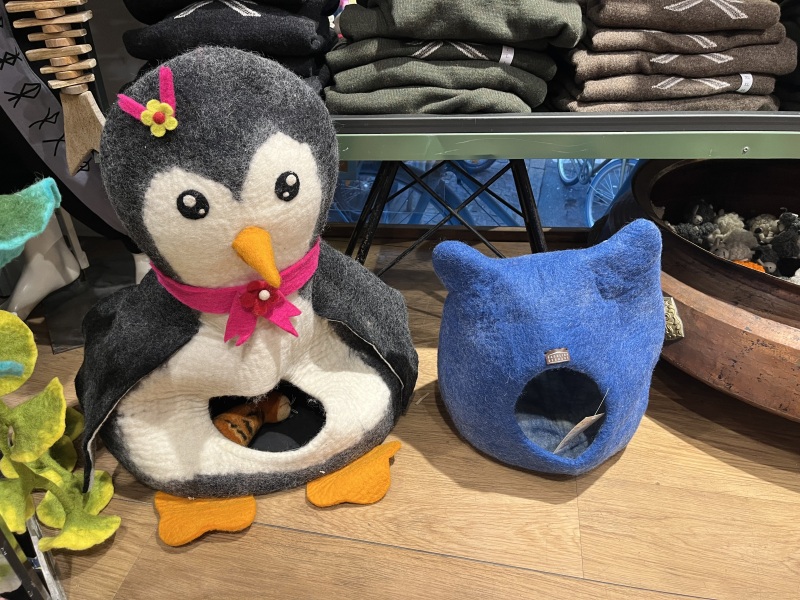 Tinsel, Glitter and Baubles - the Excellent Cats prepare to knock Everything off your Christmas Tree