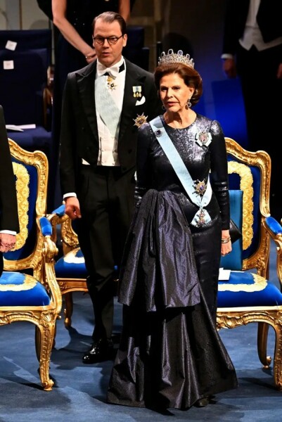 Royal Style: Welcome to the Court of the Dragon Queen!