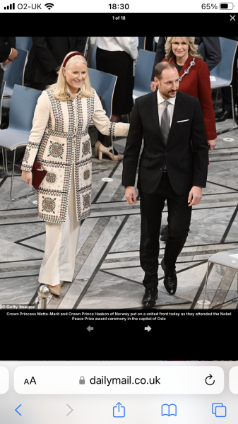 Royal Style: Welcome to the Court of the Dragon Queen!