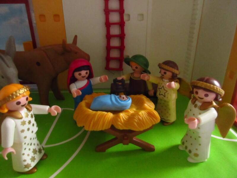 It's advent for the Playmobil people in our house...