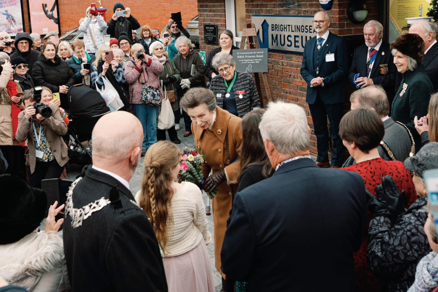 Royal Style: Welcome to the Court of the Dragon Queen!