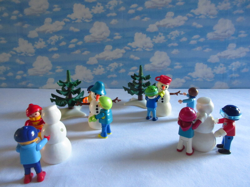 It's advent for the Playmobil people in our house...