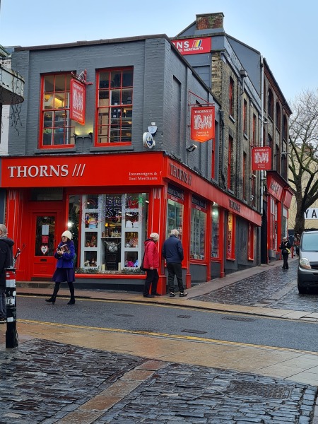 Thread 16 - TalkLair: "Well, I'm not exactly quaking in my stylish-yet-affordable boots, but there's definitely something unnatural going on here."