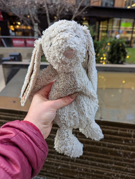 Help, are any mumsnetters passing the St Pancras premier inn next few days