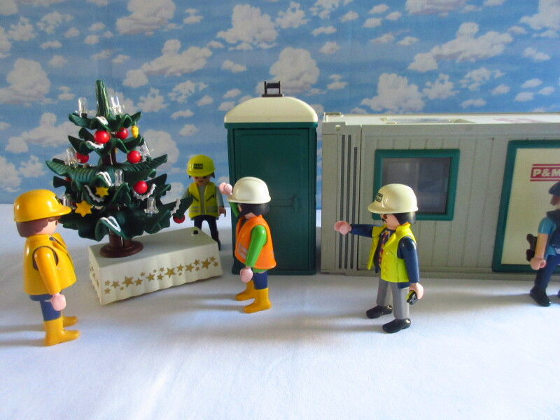 It's advent for the Playmobil people in our house...