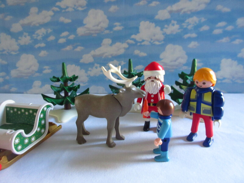 It's advent for the Playmobil people in our house...