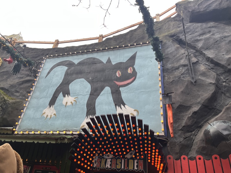 Tinsel, Glitter and Baubles - the Excellent Cats prepare to knock Everything off your Christmas Tree