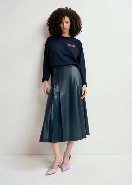 A skirt like this, but not pleather
