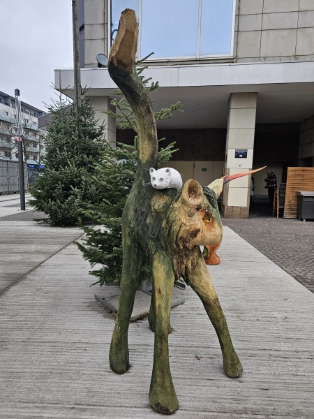 Tinsel, Glitter and Baubles - the Excellent Cats prepare to knock Everything off your Christmas Tree