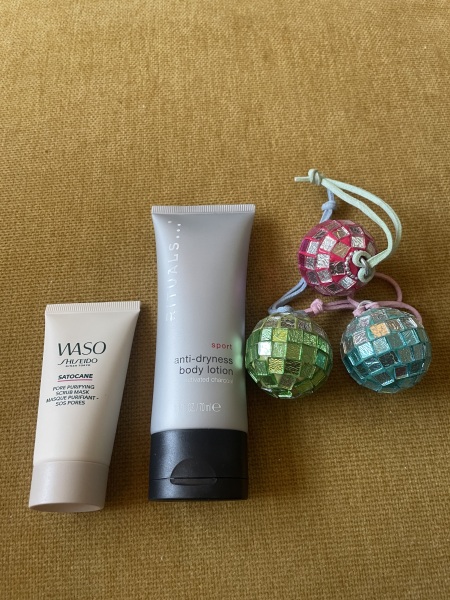 General “Waifs and Strays” Beauty Advent Calendar opening thread 2024