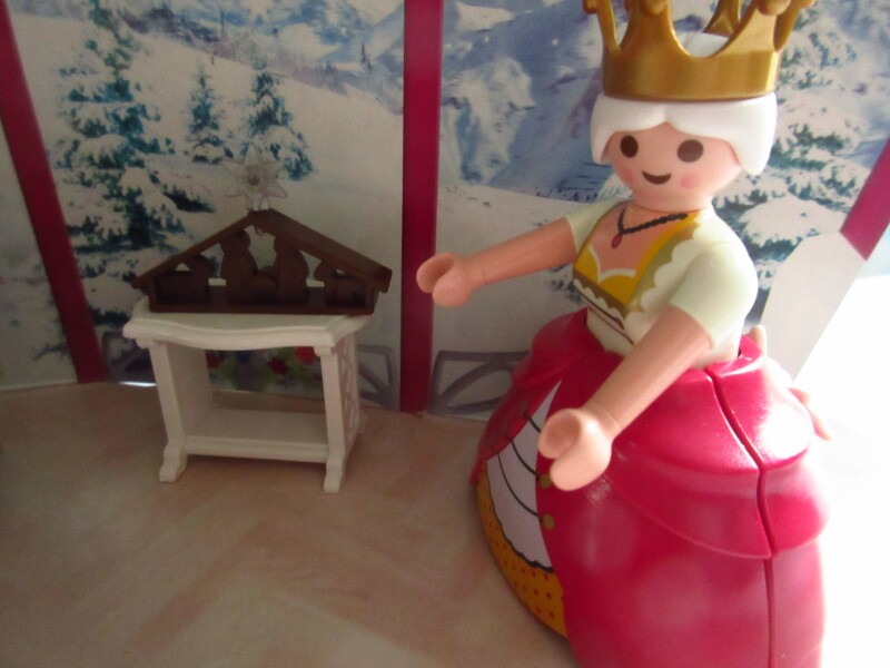 It's advent for the Playmobil people in our house...