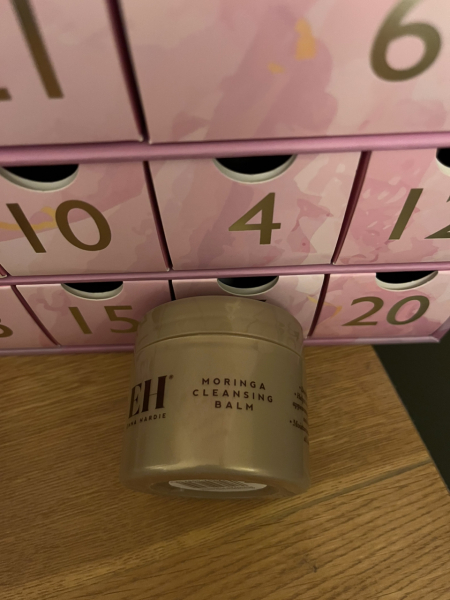 General “Waifs and Strays” Beauty Advent Calendar opening thread 2024