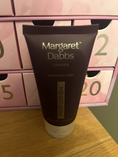 General “Waifs and Strays” Beauty Advent Calendar opening thread 2024