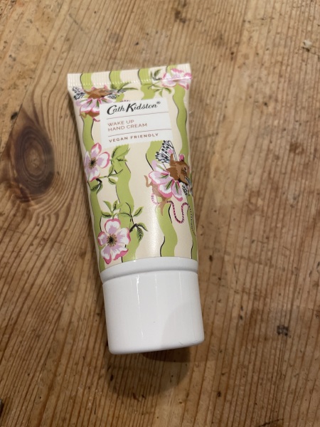 General “Waifs and Strays” Beauty Advent Calendar opening thread 2024