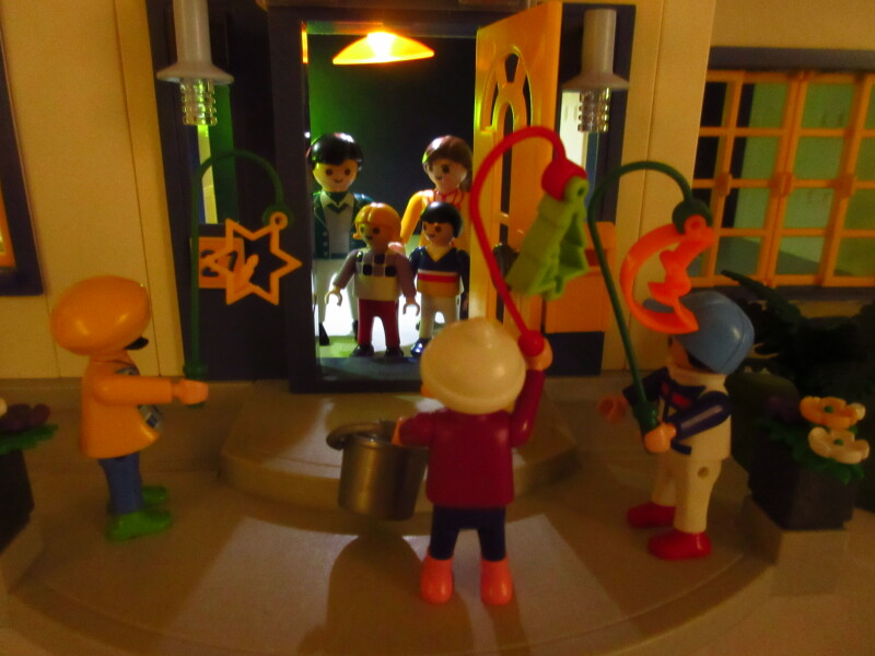 It's advent for the Playmobil people in our house...