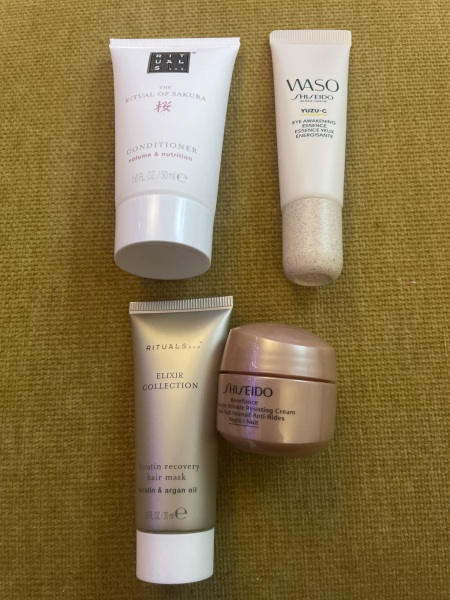 General “Waifs and Strays” Beauty Advent Calendar opening thread 2024