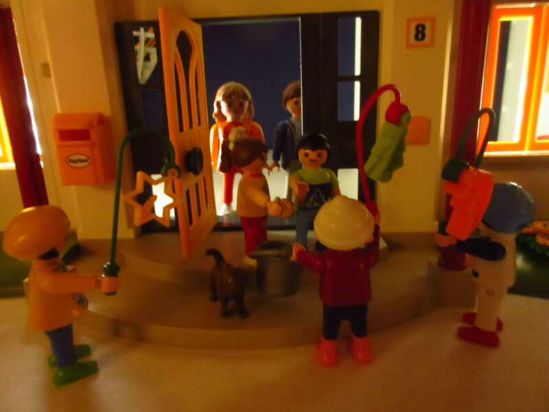 It's advent for the Playmobil people in our house...