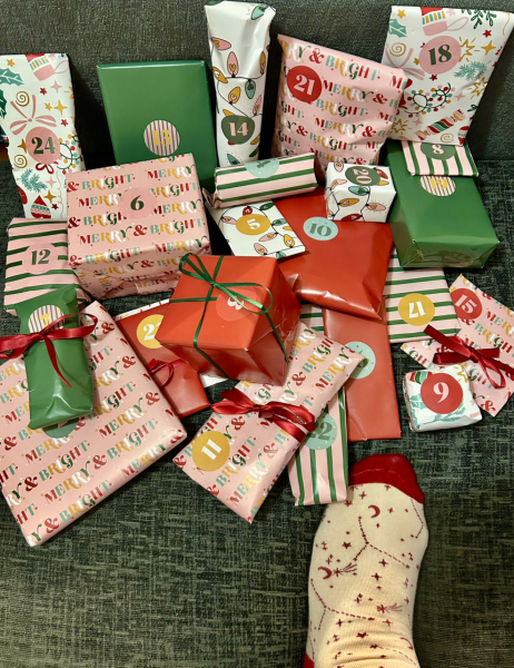 General “Waifs and Strays” Beauty Advent Calendar opening thread 2024