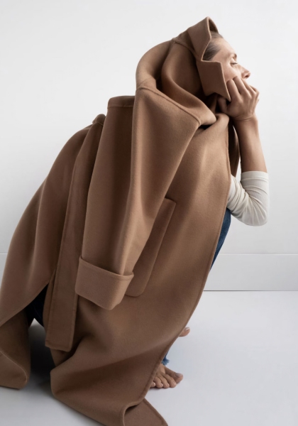 to think model poses have become a bit weird?! Pic attached