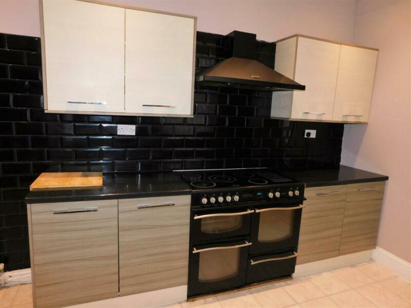 Help me find these kitchen cupboards!!