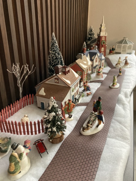 Did the UK ever succumb to the 90s US craze for Christmas villages?