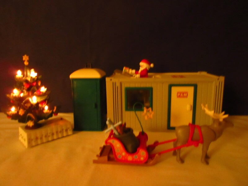 It's advent for the Playmobil people in our house...