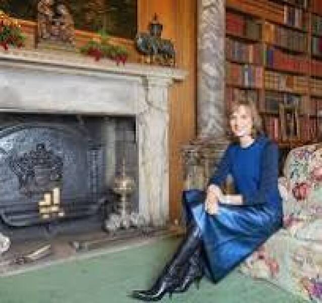 Fiona Bruce Antiques Roadshow outfit 22 December 2024