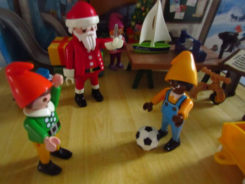 It's advent for the Playmobil people in our house...
