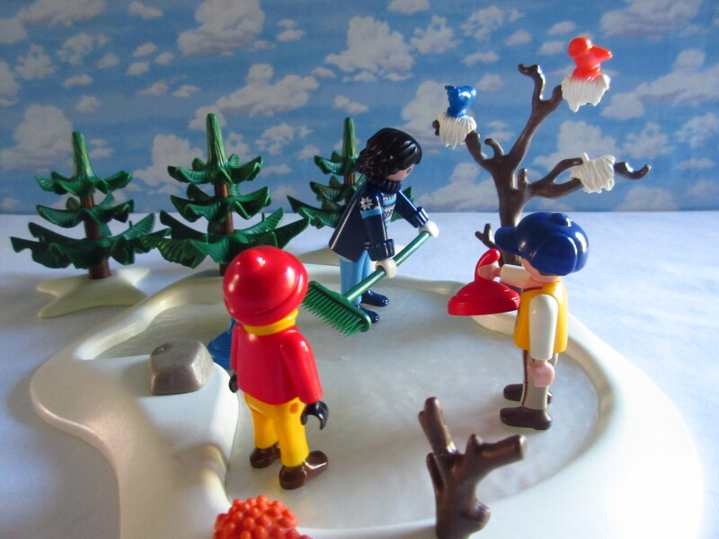It's advent for the Playmobil people in our house...