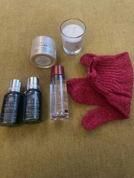 General “Waifs and Strays” Beauty Advent Calendar opening thread 2024