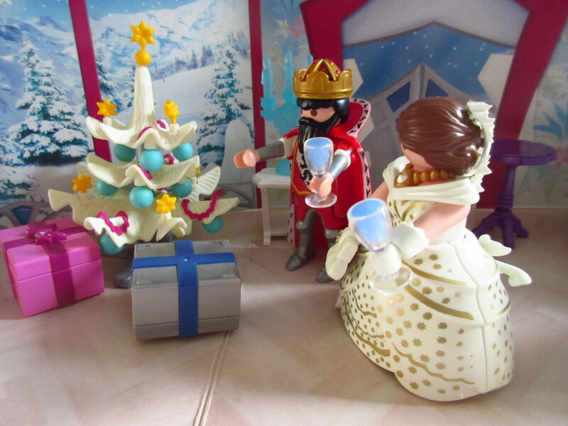 It's advent for the Playmobil people in our house...