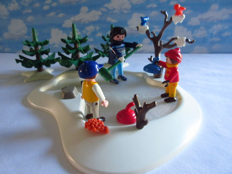 It's advent for the Playmobil people in our house...