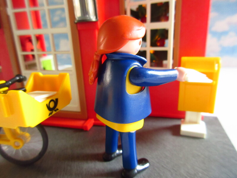 It's advent for the Playmobil people in our house...